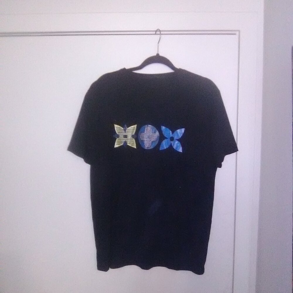 *NEW* Louis Vuitton Monogramed (LV Flowers) T-shirt
